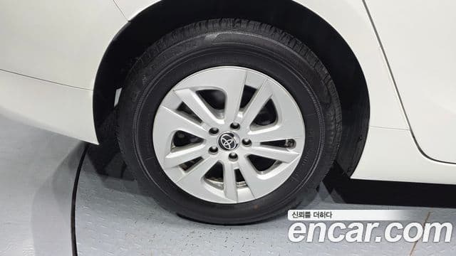 Toyota Prius 2018 — Şəkil 3/20