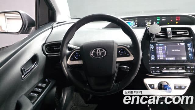 Toyota Prius 2018 — Şəkil 4/20