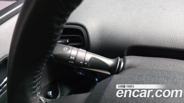 Toyota Prius 2018 — Şəkil 15/20