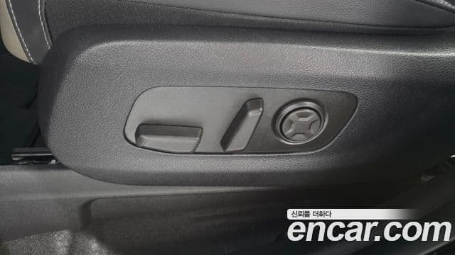 Kia Carnival 2025 — Photo 17/34