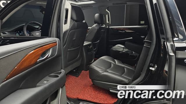Cadillac Escalade 2018 — Şəkil 12/20