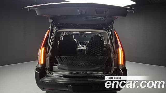 Cadillac Escalade 2018 — Şəkil 20/20