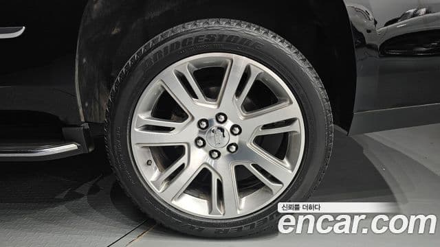 Cadillac Escalade 2018 — Photo 33/33