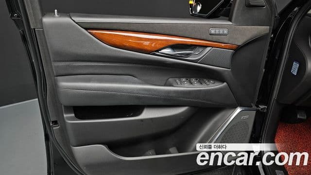 Cadillac Escalade 2018 — Photo 6/33