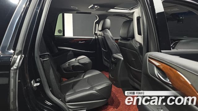 Cadillac Escalade 2018 — Photo 7/33