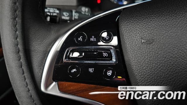 Cadillac Escalade 2018 — Photo 32/33