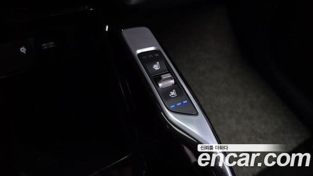 Kia Sorento 2023 — Фото 16/20