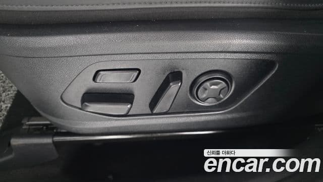 Kia Sorento 2023 — Photo 18/35