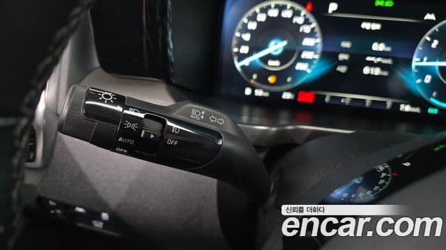 Kia Sorento 2023 — Photo 3/35