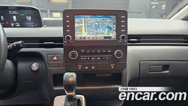 Hyundai Staria 2021 — ფოტო 14/20