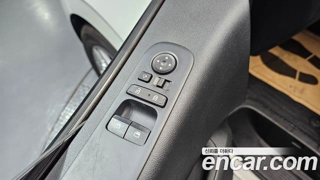 Hyundai Staria 2021 — ფოტო 17/20
