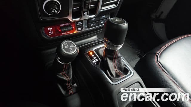 Jeep Gladiator 2021 — ფოტო 9/20