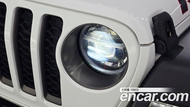 Jeep Gladiator 2021 — Photo 3/34