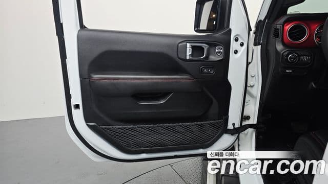 Jeep Gladiator 2021 — Photo 27/34