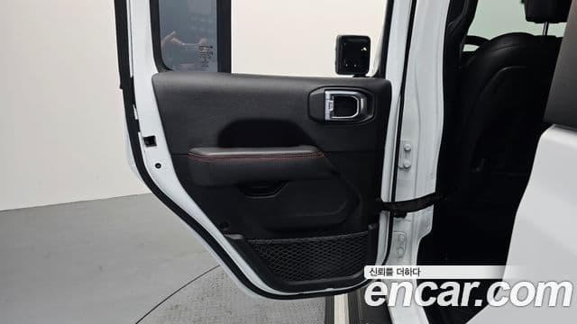Jeep Gladiator 2021 — Photo 32/34