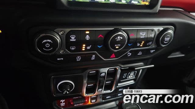 Jeep Gladiator 2021 — Photo 9/34