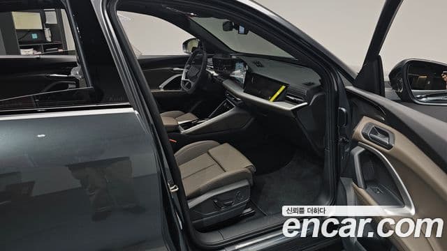 Audi Q5 2025 — Photo 8/35
