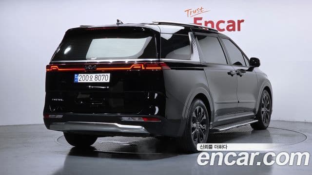 Kia Carnival 2023 — ფოტო 1/20