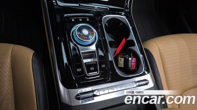 Kia Carnival 2023 — фото 8 из 20