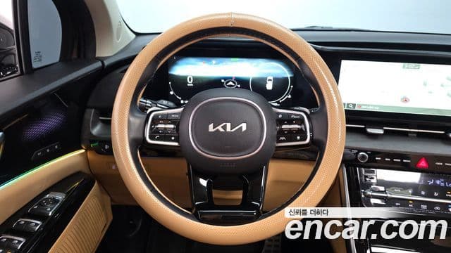 Kia Carnival 2023 — фото 12 из 20