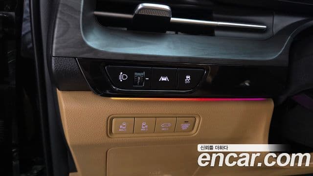 Kia Carnival 2023 — ფოტო 18/20