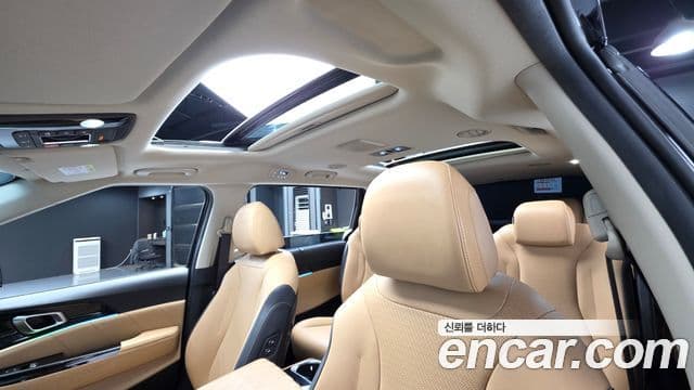 Kia Carnival 2023 — фото 19 из 20