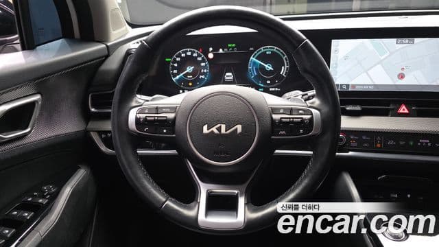 Kia Sportage 2021 — ფოტო 13/20