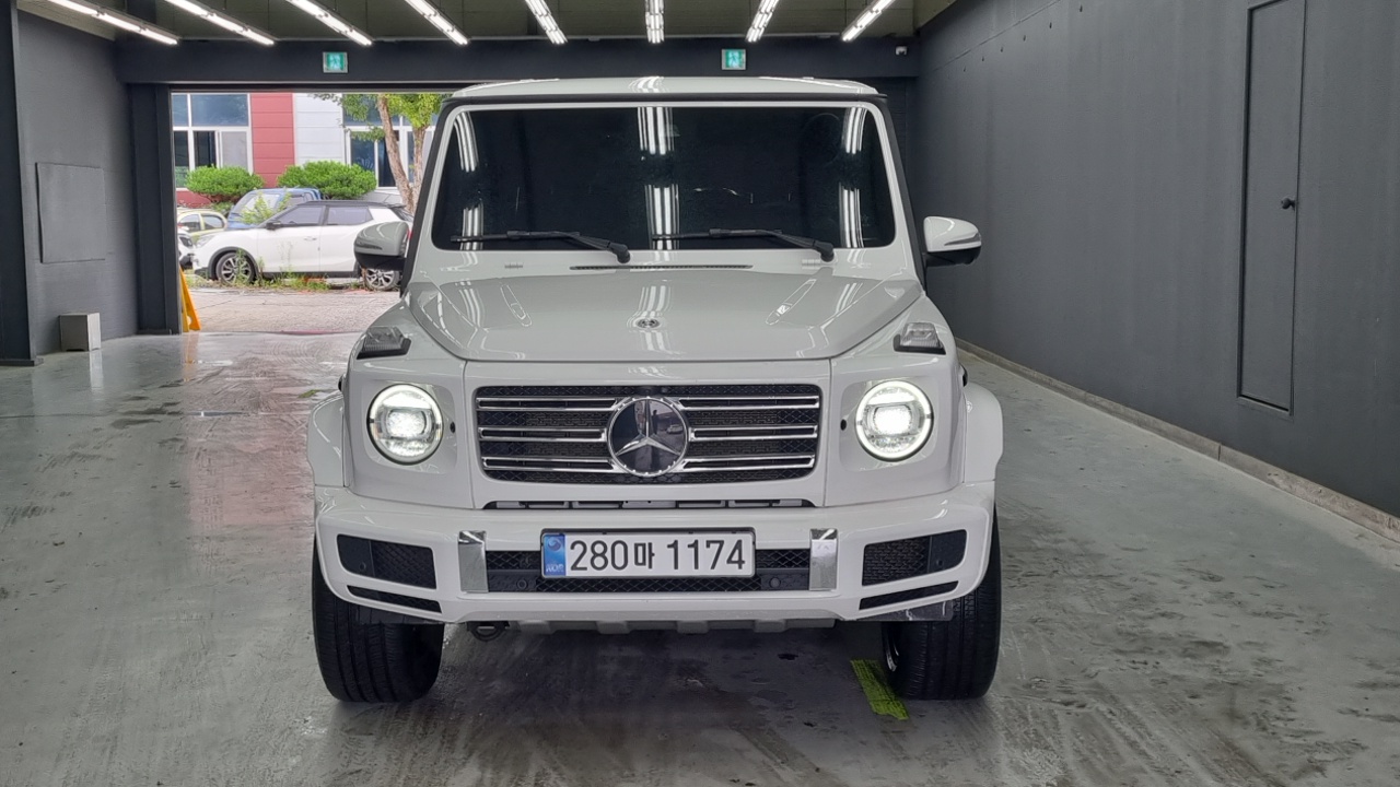 Mercedes-Benz G-Class 2024 — Photo 9/18