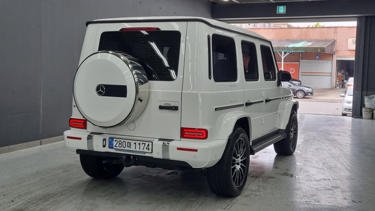 Mercedes-Benz G-Class 2024 — Photo 11/18