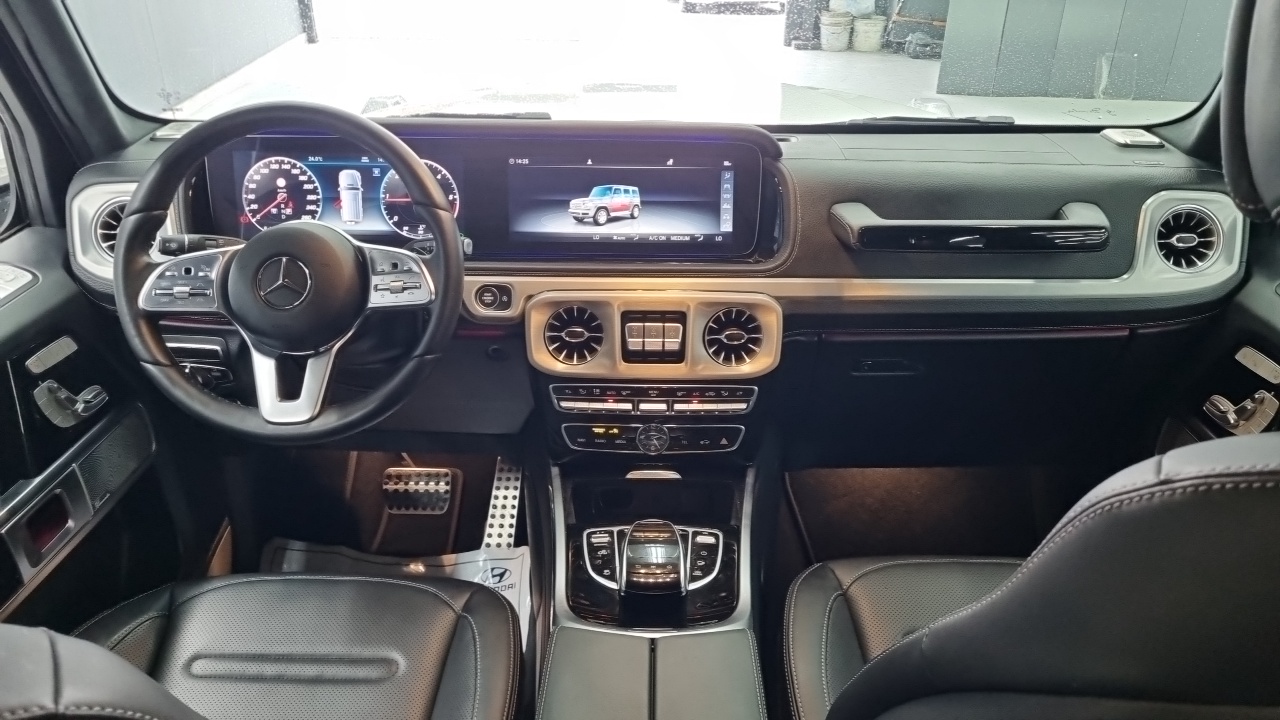 Mercedes-Benz G-Class 2024 — Photo 13/18