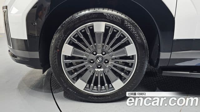 Hyundai Santa Fe 2025 — ფოტო 5/20
