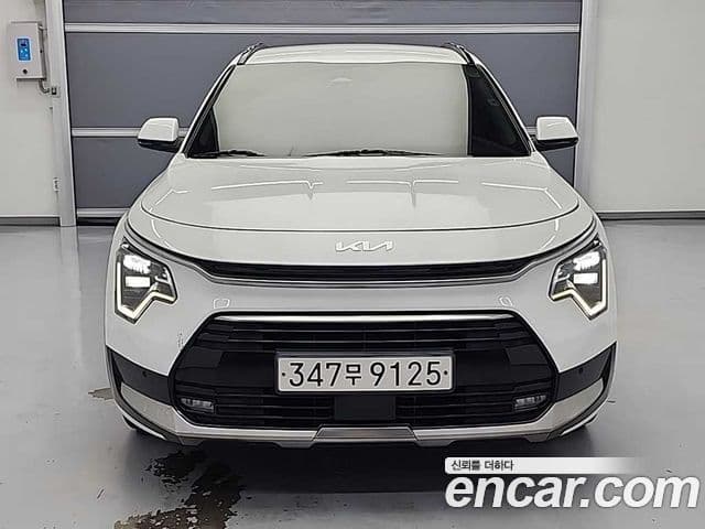 Kia Niro 2022 — ფოტო 1/20
