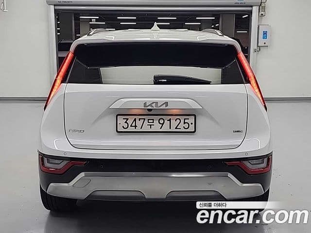 Kia Niro 2022 — ფოტო 2/20