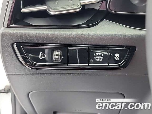 Kia Niro 2022 — ფოტო 18/20