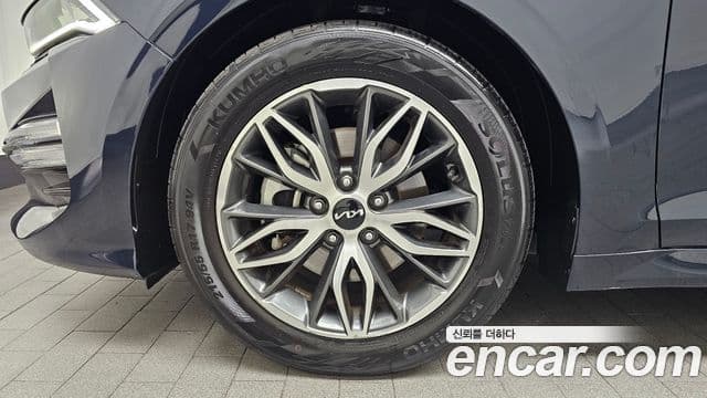 Kia K5 2023 — ფოტო 5/20