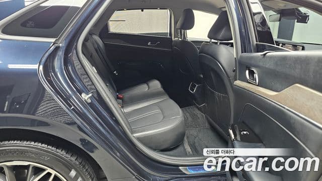 Kia K5 2023 — ფოტო 12/20
