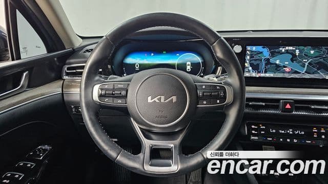 Kia K5 2023 — ფოტო 13/20