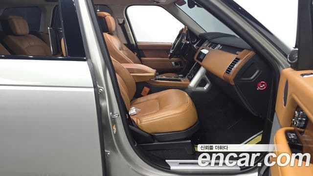 Land Rover Range Rover 2018 — Photo 31/35