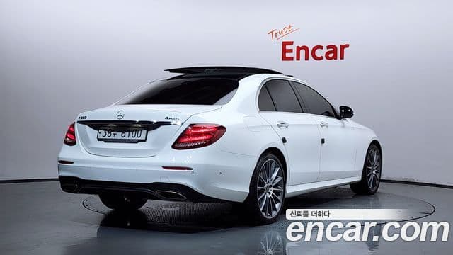 Mercedes-Benz E-Class 2019 — ფოტო 2/20