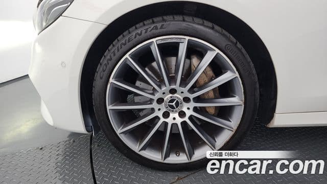 Mercedes-Benz E-Class 2019 — ფოტო 5/20