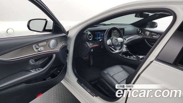Mercedes-Benz E-Class 2019 — ფოტო 10/20