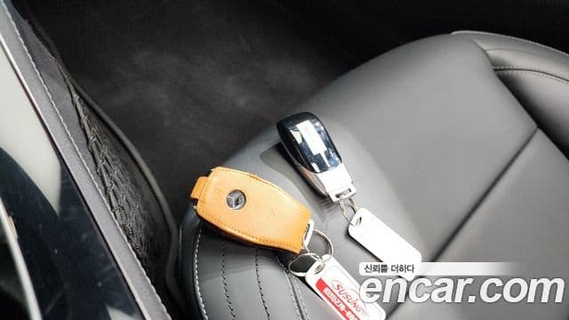 Mercedes-Benz E-Class 2019 — ფოტო 15/20