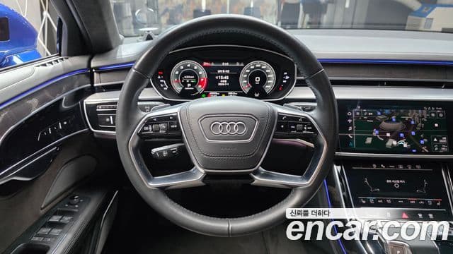 Audi A8 2021 — Şəkil 13/20