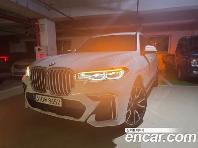 BMW X7 2021 — Фото 10/20