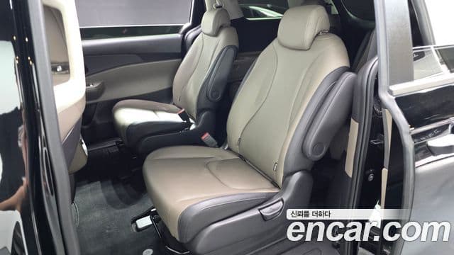 Kia Carnival 2024 — Фото 12/20