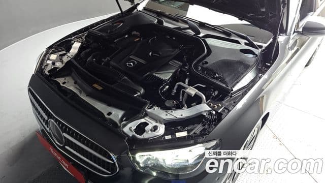 Mercedes-Benz E-Class 2021 — фото 6 из 20