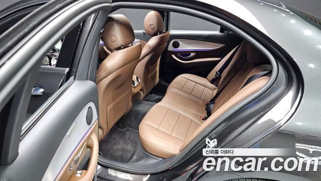 Mercedes-Benz E-Class 2021 — Şəkil 11/20