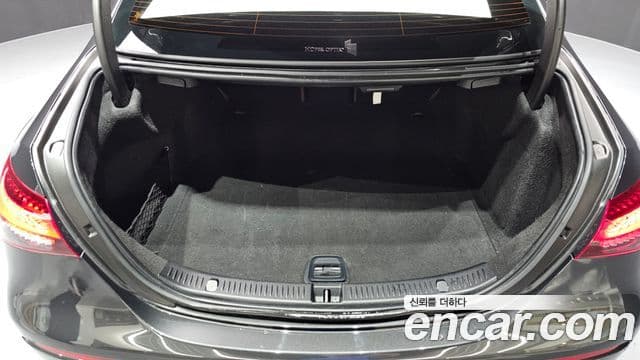 Mercedes-Benz E-Class 2021 — Şəkil 17/20