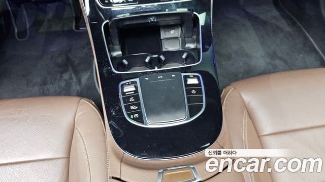Mercedes-Benz E-Class 2021 — Şəkil 19/20