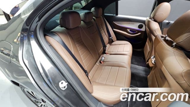 Mercedes-Benz E-Class 2021 — Şəkil 20/20